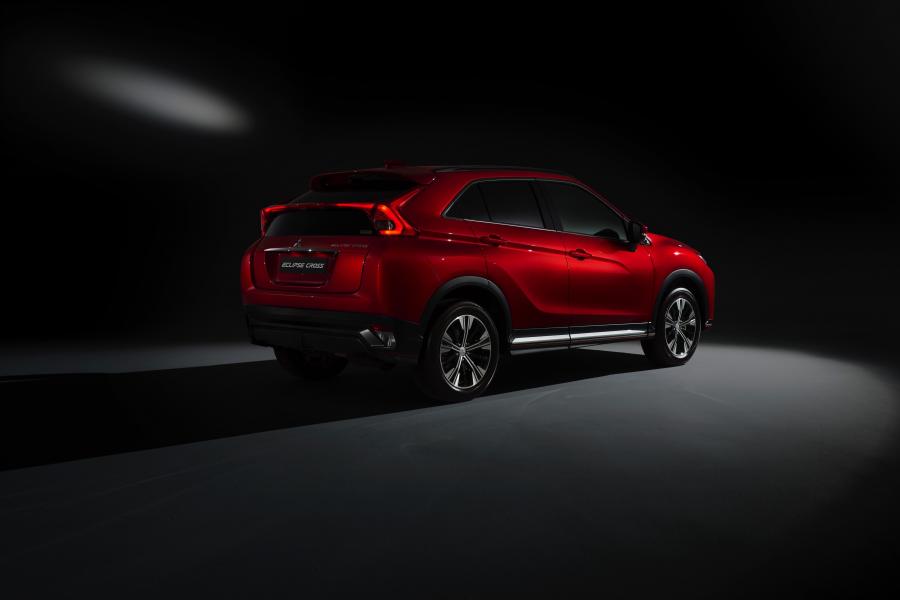  Mitsubishi Eclipse Cross 2017 года  (WW) (фото 18 из 73)